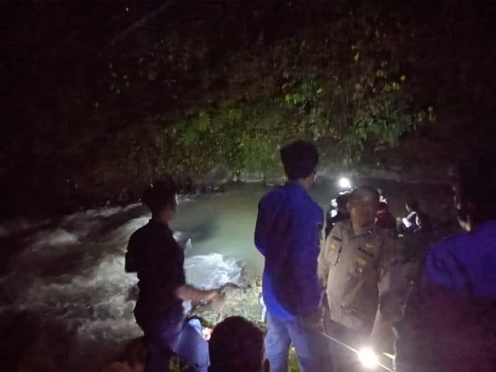 bocah_6_tahun_hanyut_di_sungai_simbelin_parongil_dairi