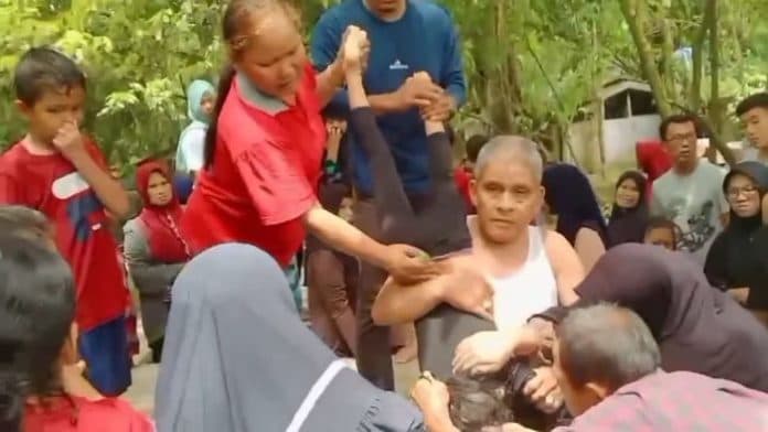 bocah_6_tahun_pengunjung_air_panas_goa_ergendang_tewas_tenggelam