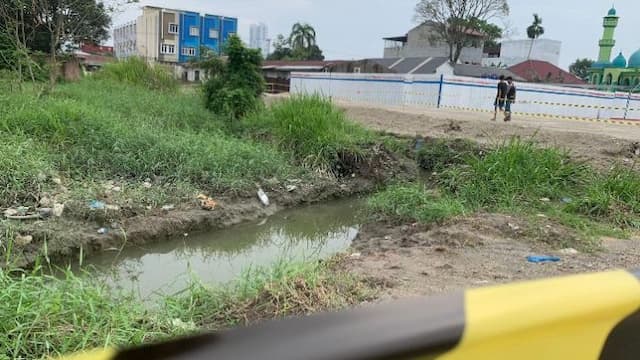 bocah_9_tahun_ditemukan_tewas_tenggelam_di_proyek_pt_kai_medan