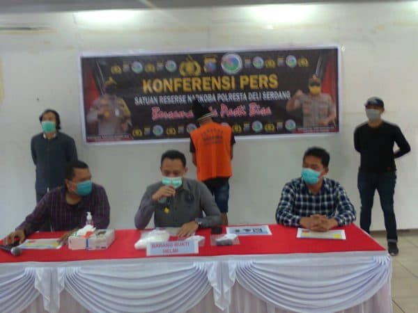 bodoh_kurir_antar_sabu_senilai_rp600_juta_pada_polisi_ini_akibatnya
