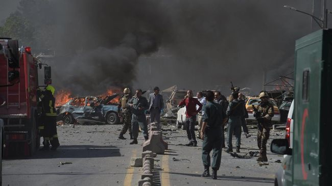 bom_dan_penembakan_guncang_afghanistan_3_tewas