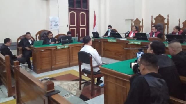 breaking_news_bupati_labuhanbatu_nonaktif_erik_adtrada_ritonga_divonis_6_tahun_penjara