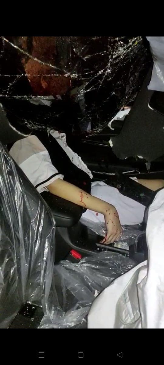 breaking_news_honda_hrv_tabrak_truk_tronton_di_jalan_tol_tanjung_morawa_diduga_1_orang_tewas
