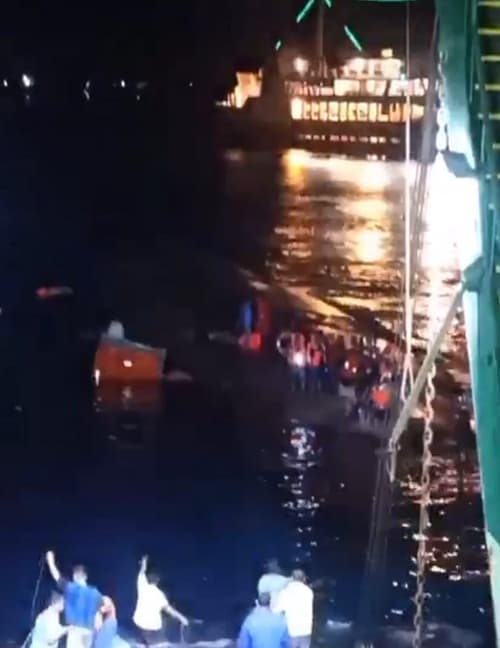 breaking_news_kapal_tenggelam_dekat_pelabuhan_gilimanuk_selat_bali