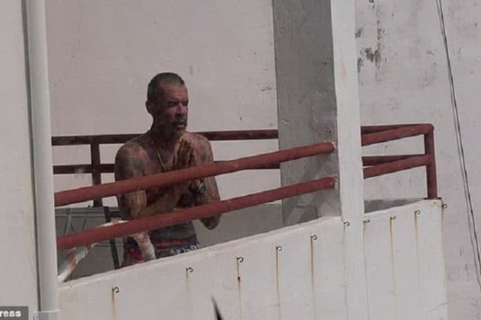 bule_stres_hadapi_lockdown_dorong_istrinya_dari_lantai_7