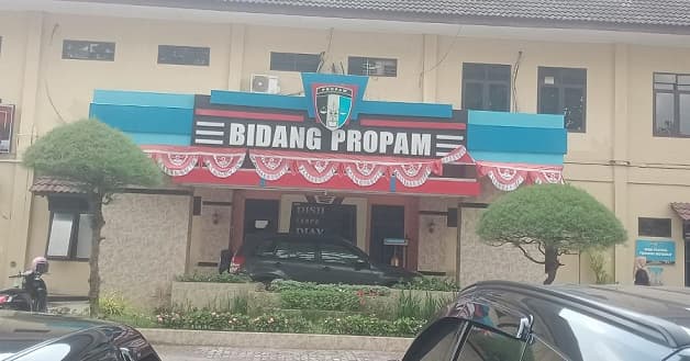buntut_tempeleng_anggota_akbp_reinhard_masih_diperiksa_di_polda_sumut