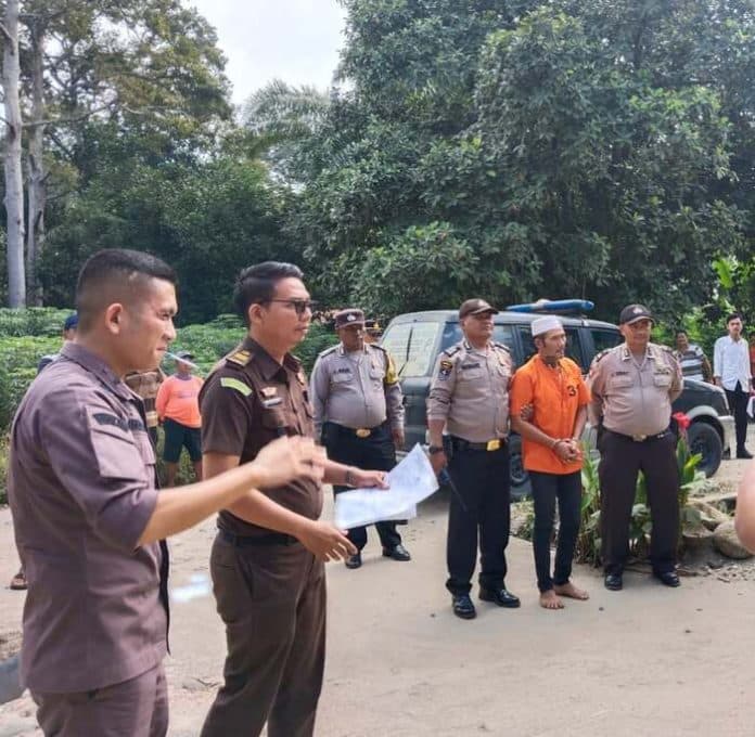 bunuh_istri_karena_dituduh_selingkuh_tersangka_peranggakan_12_adegan