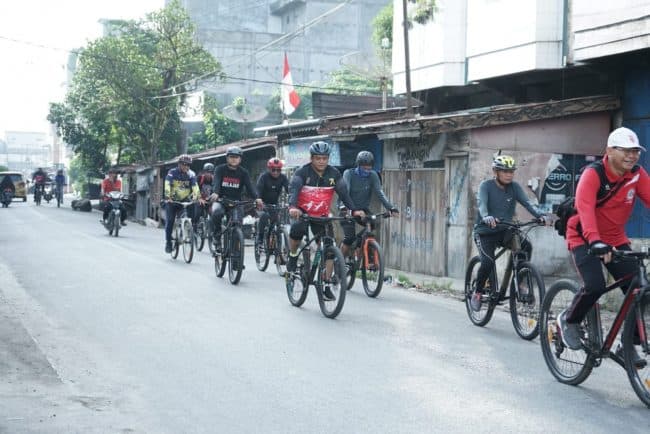 bupati_asahan_pimpin_gowes_sehat_sejauh_23_kilometer