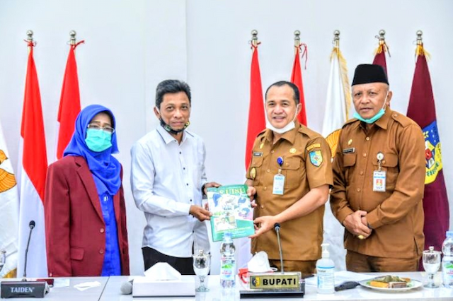 bupati_batu_bara_teken_mou_riset_dengan_uisu