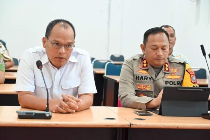 bupati_dan_kapolres_humbahas_ikuti_acara_penandatanganan_nota_kesepahaman_antara_kementan_dan_kepolisian_ri_melalui_vidcon