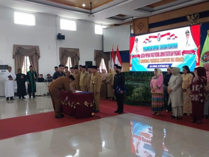 bupati_deli_serdang_lantik_empat_pejabat_eselon_ii_dan_rotasi_camat