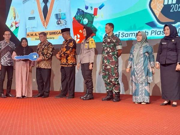 bupati_deli_serdang_piala_adipura_bukan_tujuan_akhir