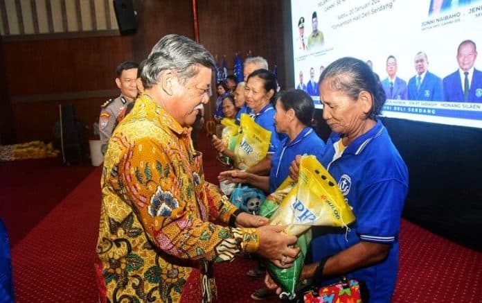 bupati_deli_serdang_terima_penghargaan_dari_gamki