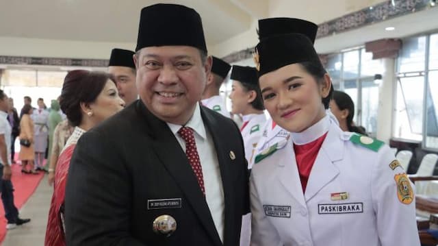 bupati_eddy_kukuhkan_anggota_paskibraka_dairi_tahun_2023