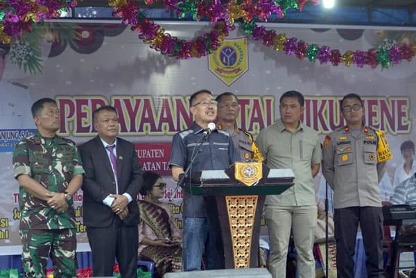 bupati_edimin_di_natal_oikumene_labusel_jadikan_kasih_sebagai_pondasi_untuk_wujudkan_persatuan