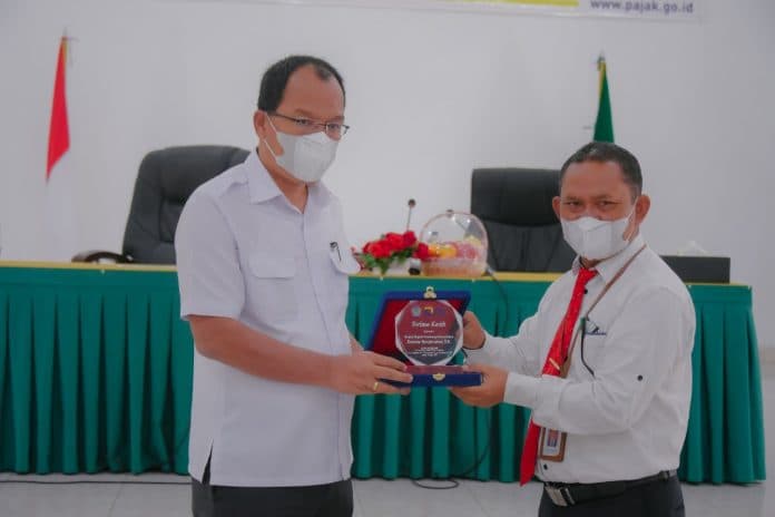 bupati_humbahas_berharap_kpp_pratama_balige_gencar_sosialisasikan_penyampaian_laporan_spt