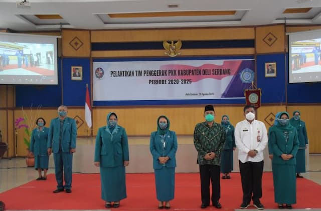 bupati_lantik_pengurus_pkk_deli_serdang_secara_virtual