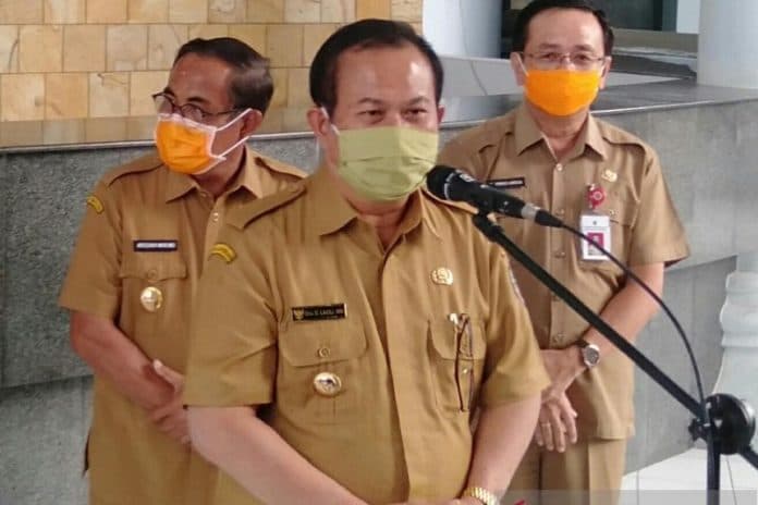 bupati_nias_minta_warga_tak_panik_merespons_hasil_tes_covid_19