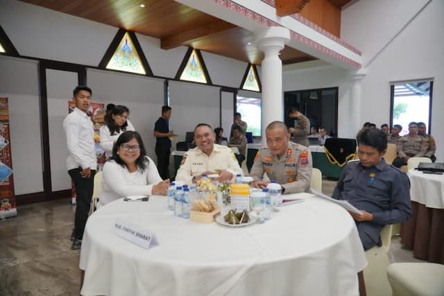 bupati_pakpak_bharat_berkomitmen_dorong_peningkatan_umkm_dan_ekonomi_kerakyatan