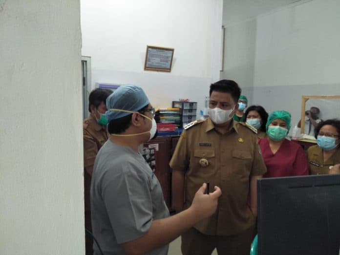 bupati_samosir_sidak_ke_rsud_dr_hadrianus_sinaga