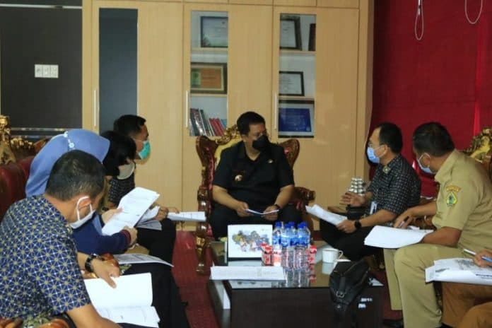 bupati_samosir_terima_audiensi_kepala_bpjs_kesehatan_siantar