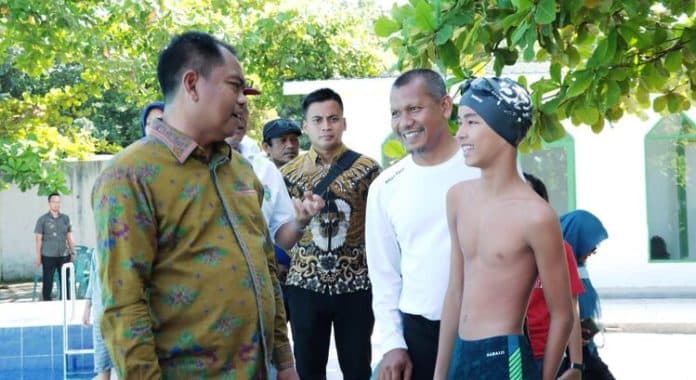 bupati_sergai_kembali_buka_kolam_renang_erry_soekirman_untuk_umum