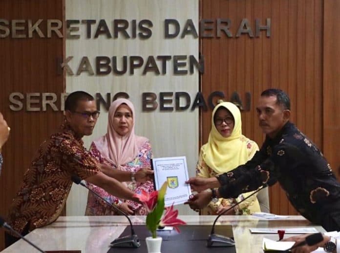 bupati_sergai_minta_camat_aktif_serap_aspirasi_masyarakat