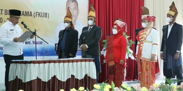 bupati_simalungun_kukuhkan_pengurus_jpm_habonaron_do_bona_dan_fkub_kabupaten_simalungun