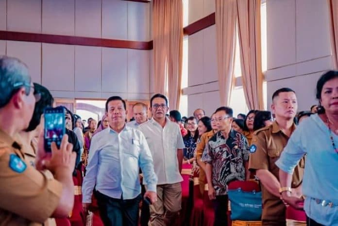 bupati_simalungun_minta_guru_membumikan_pancasila