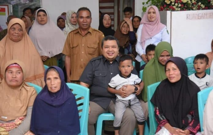 bupati_tapsel_jadikan_momen_ramadhan_jadi_sarana_berbagi