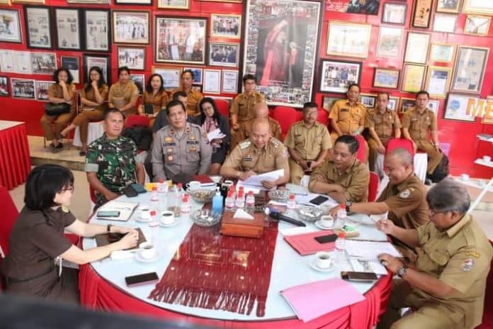 bupati_taput_ikuti_rapat_koordinasi_pengendalian_inflasi_daerah