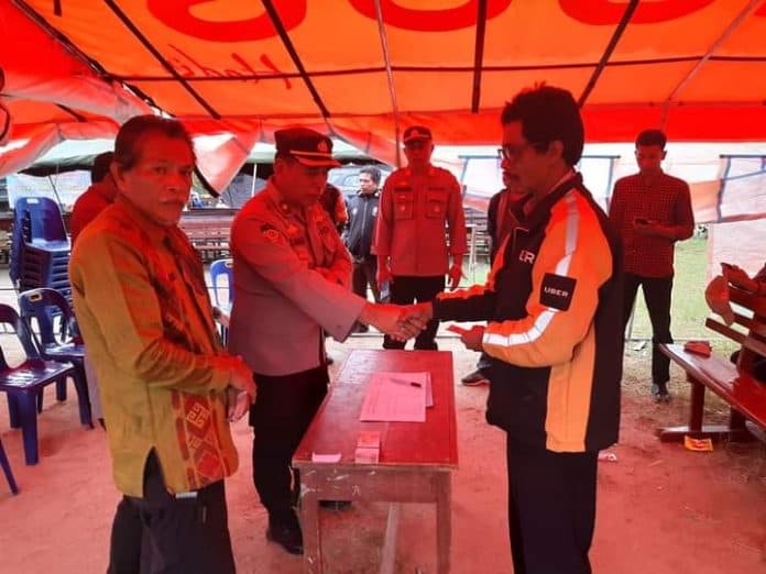 bupati_taput_salurkan_bantuan_terdampak_bencana_gempa_bumi_ke_rumah_ibadah