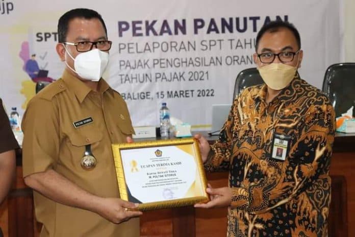 bupati_toba_minta_masyarakat_taat_pajak_dan_melaporkan_spt_tahunan
