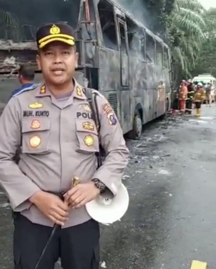 bus_pelita_paradep_ludes_terbakar_ini_kronologinya