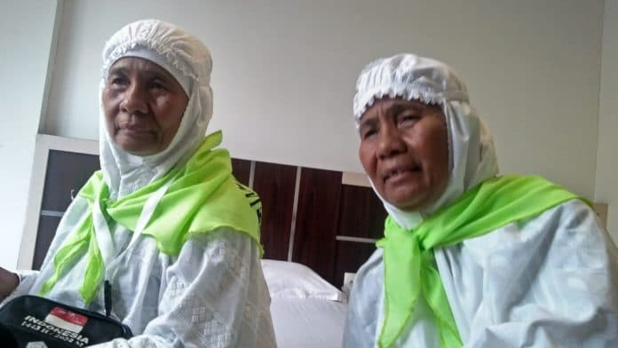 calhaj_kembar_asal_paluta_berangkat_haji_pakai_uang_hasil_menderes