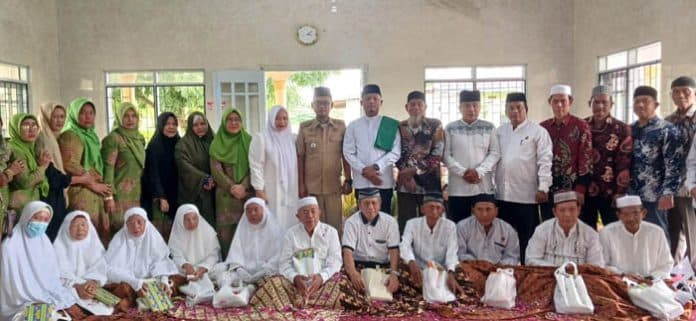camat_beringin_tepung_tawari_13_jemaah_calon_haji