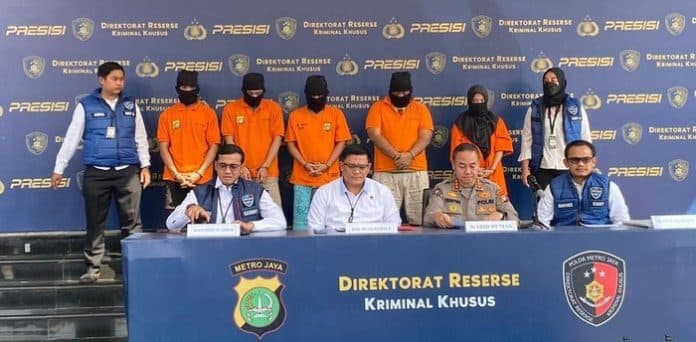 cari_pemeran_film_porno_di_jaksel_sebanyak_16_orang_dipanggil_polisi