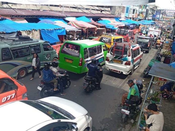 carut_marut_pasar_horas_anggota_dprd_siantar_sebut_pemko_harusnya_malu