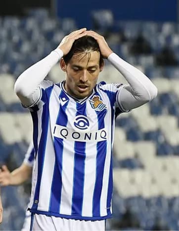 cedera_saat_latihan_david_silva_bakal_gantung_sepatu_lebih_cepat