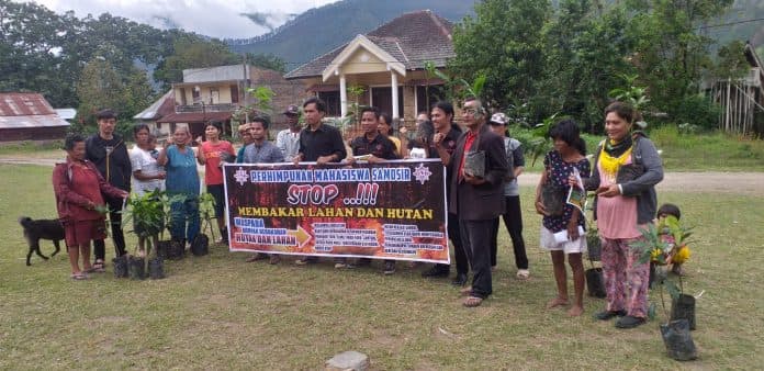 cegah_karhutla_formasi_lakukan_edukasi_dan_beri_bibit_kepada_warga_samosir