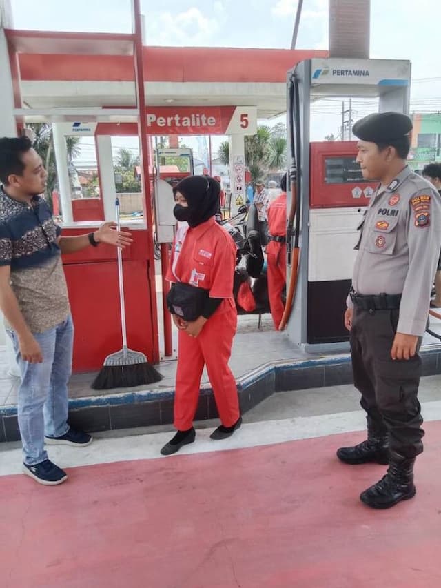 cegah_kecurangan_penjualan_bbm_satreskrim_polres_sergai_periksa_spbu