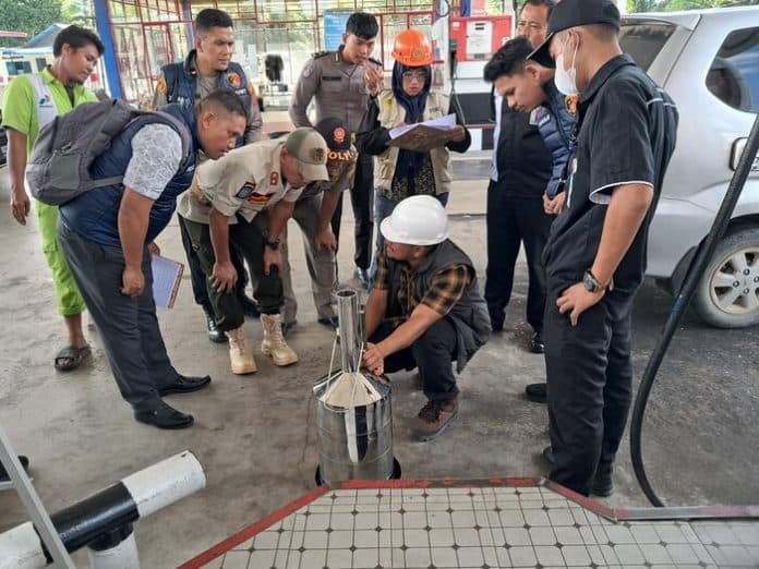 cegah_kecurangan_takaran_bbm_polres_labusel_dan_metrologi_legal_uji_tera_spbu