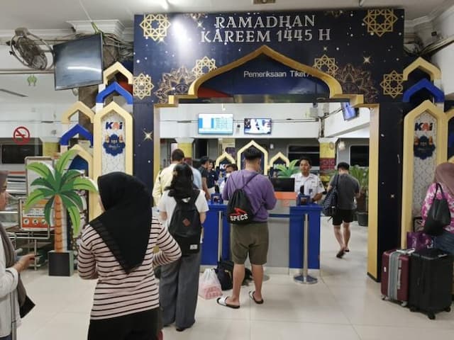 cegah_lonjakan_arus_mudik_pt_kai_sumut_tambah_1_unit_ka_medan_rantau_prapat