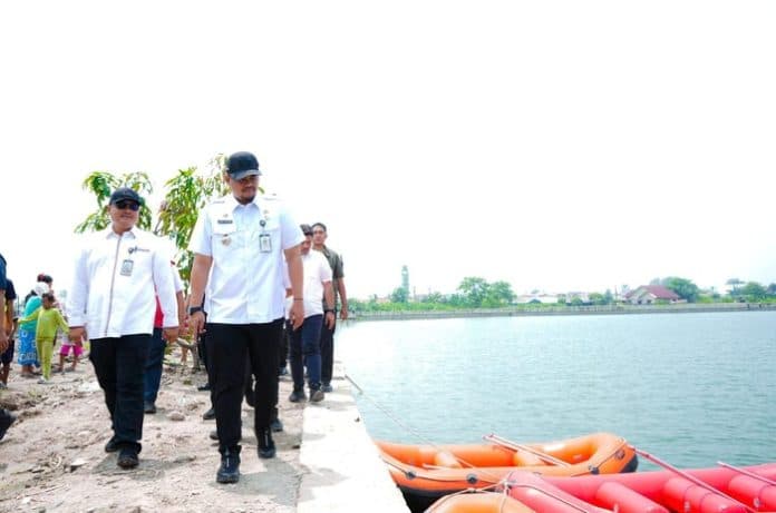 cek_kualitas_proyek_bobby_nasution_tinjau_kolam_retensi_danau_laguna