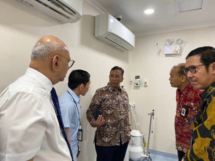 cek_perkembangan_layanan_dirjen_yankes_kemenkes_sambangi_rs_adam_malik