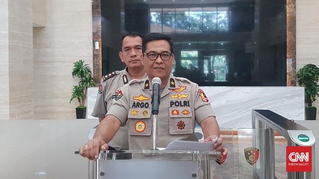 cewek_pemilik_akun_at_videlyae_diduga_penyebar_hoax_omnibus_law_diciduk