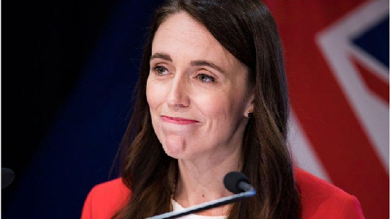 chris_hipkins_kecam_pelecehan_menjijikkan_ke_jacinda_ardern