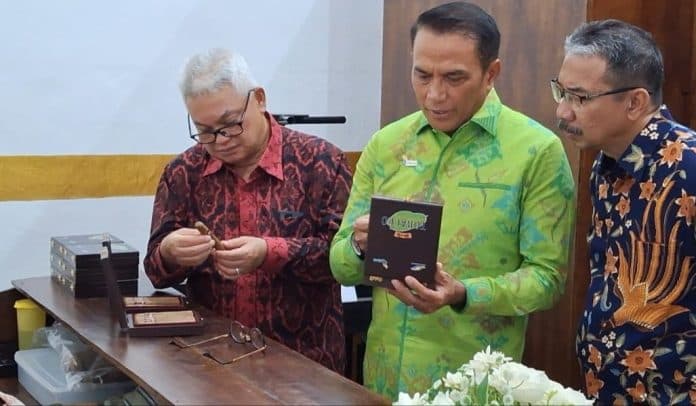 cigar_butik_objek_wisata_baru_penikmat_cerutu_di_kota_medan