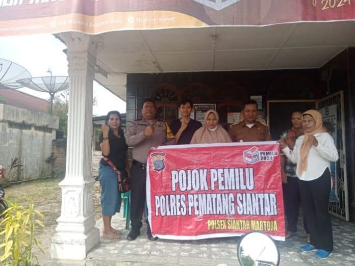 ciptakan_harkamtibmas_aman_dan_kondusif_lewat_pojok_pemilu_polsek_siantar_martoba