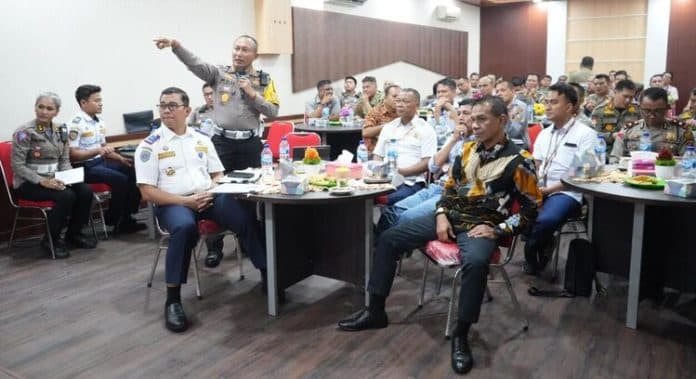 ciptakan_tertib_lalin_pemko_medan_dan_ditlantas_polda_sumut_bentuk_tim_terpadu